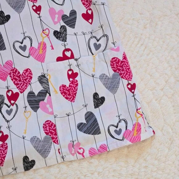 Valentines Day Scrub Top womens size L Large pink black Hearts Key - Picture 2 of 4